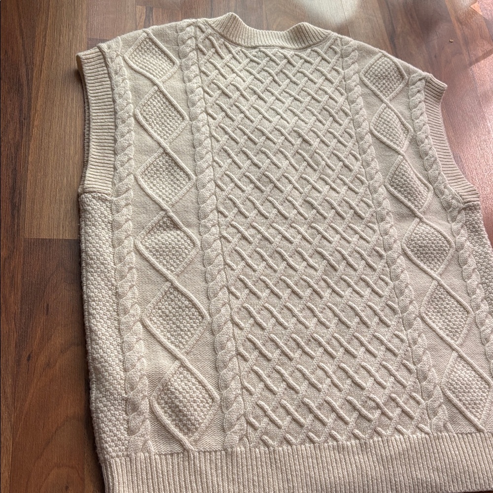 Madewell Woman’s Size S Cream Cable Knit V-Neck Vest - Picture 5 of 8